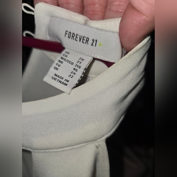 🍁🍂NWOT FOREVER 21 2x Open Shoulder Peplum. Blouse - Picture 4 of 6